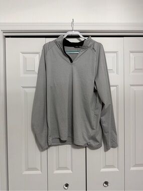 UNRL Quarter Zip Sweatshirt